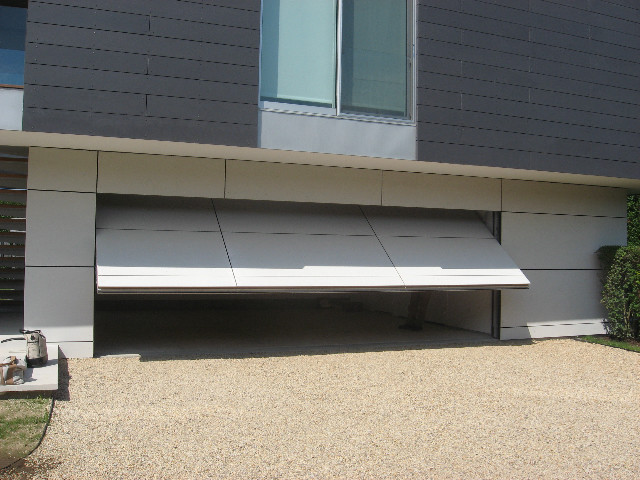 Garage gallery image